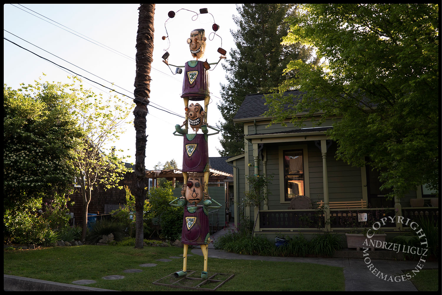Sculpture by Patrick Amiot, Florence Avenue, Sebastapol, CA 2015-04-10